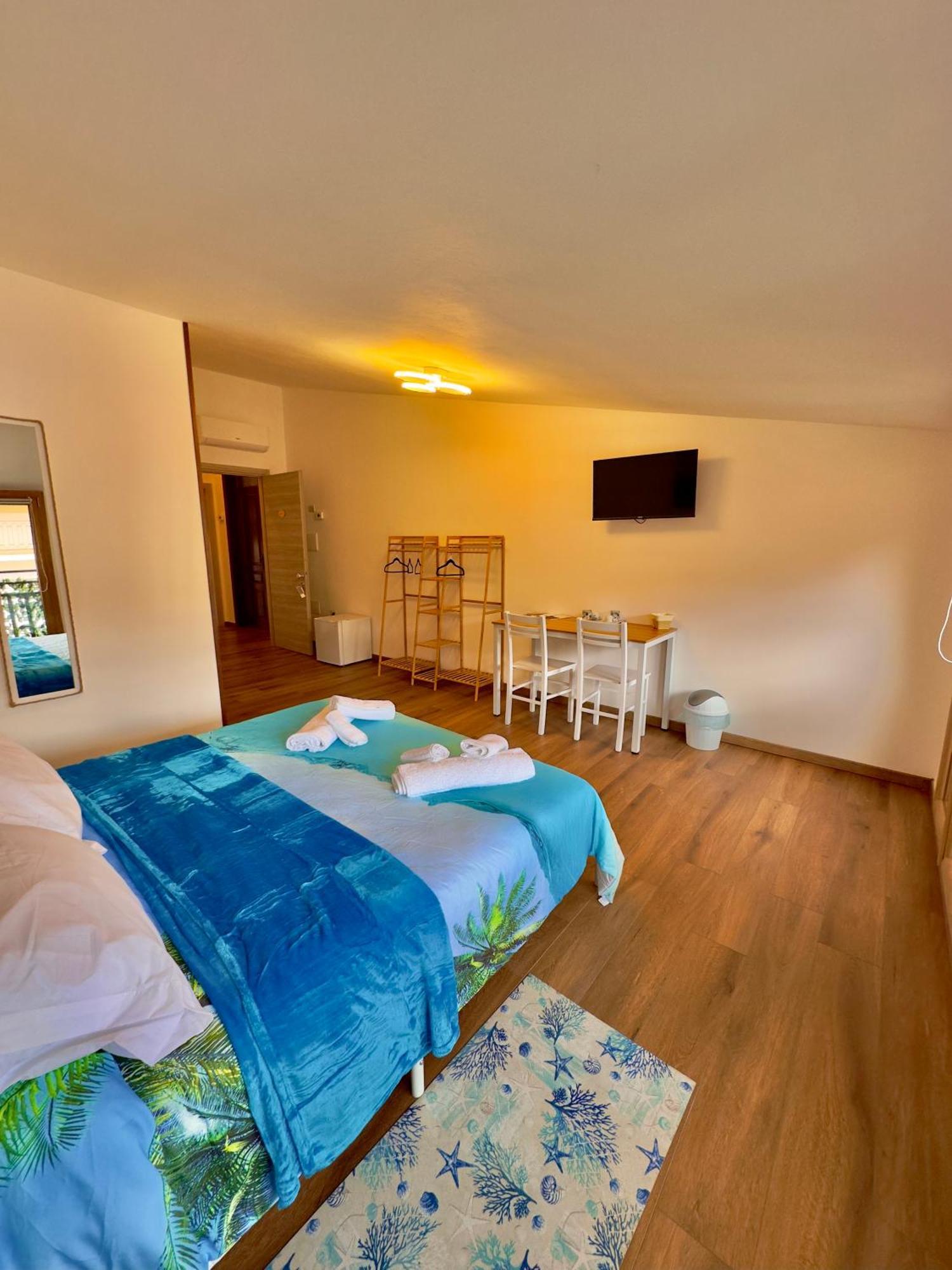 Casa Del Mare Hotel Боза Екстериор снимка