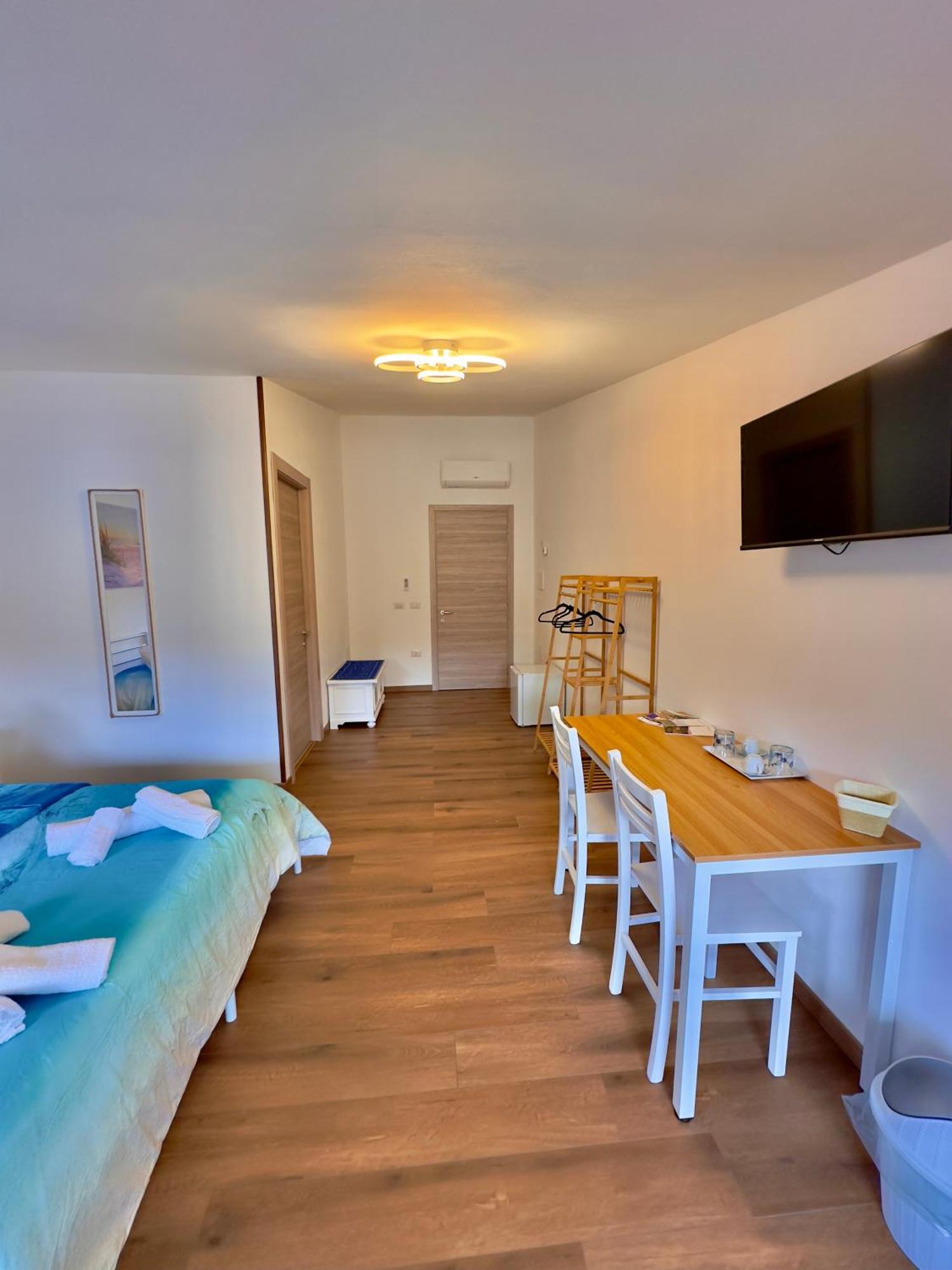 Casa Del Mare Hotel Боза Екстериор снимка