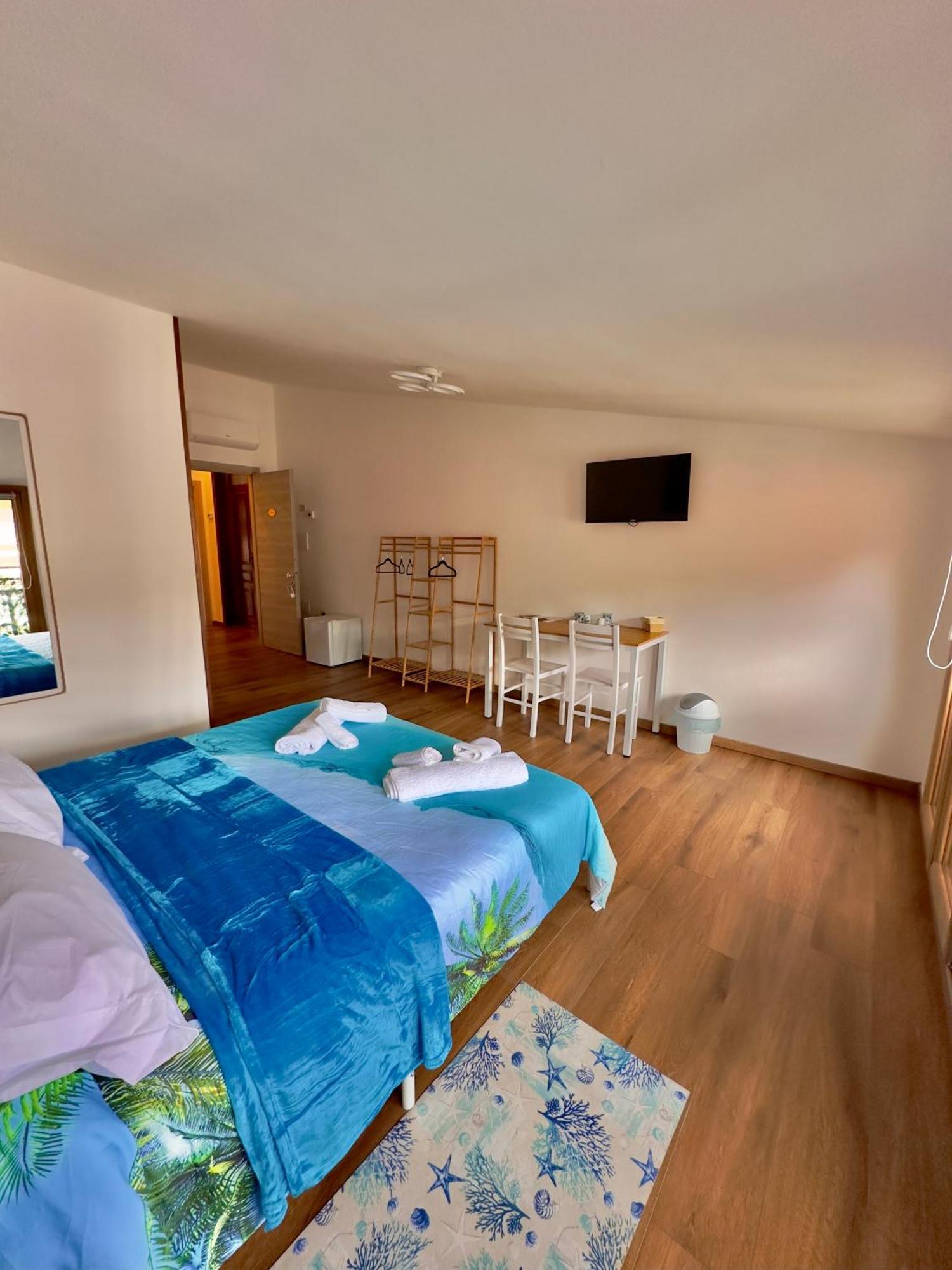 Casa Del Mare Hotel Боза Екстериор снимка