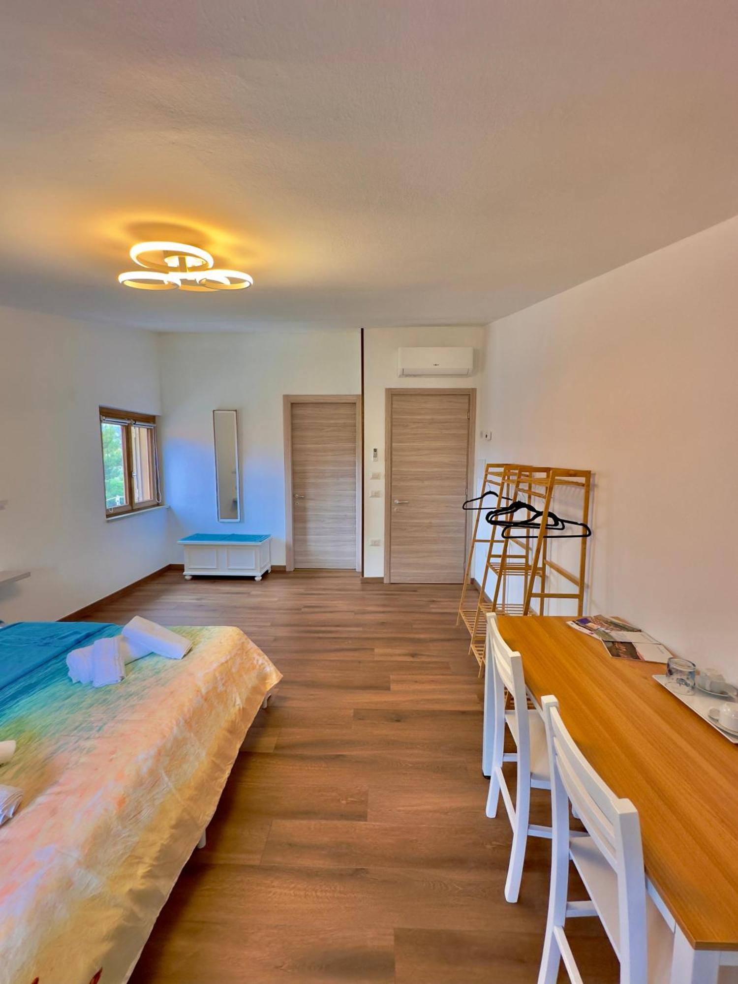 Casa Del Mare Hotel Боза Екстериор снимка