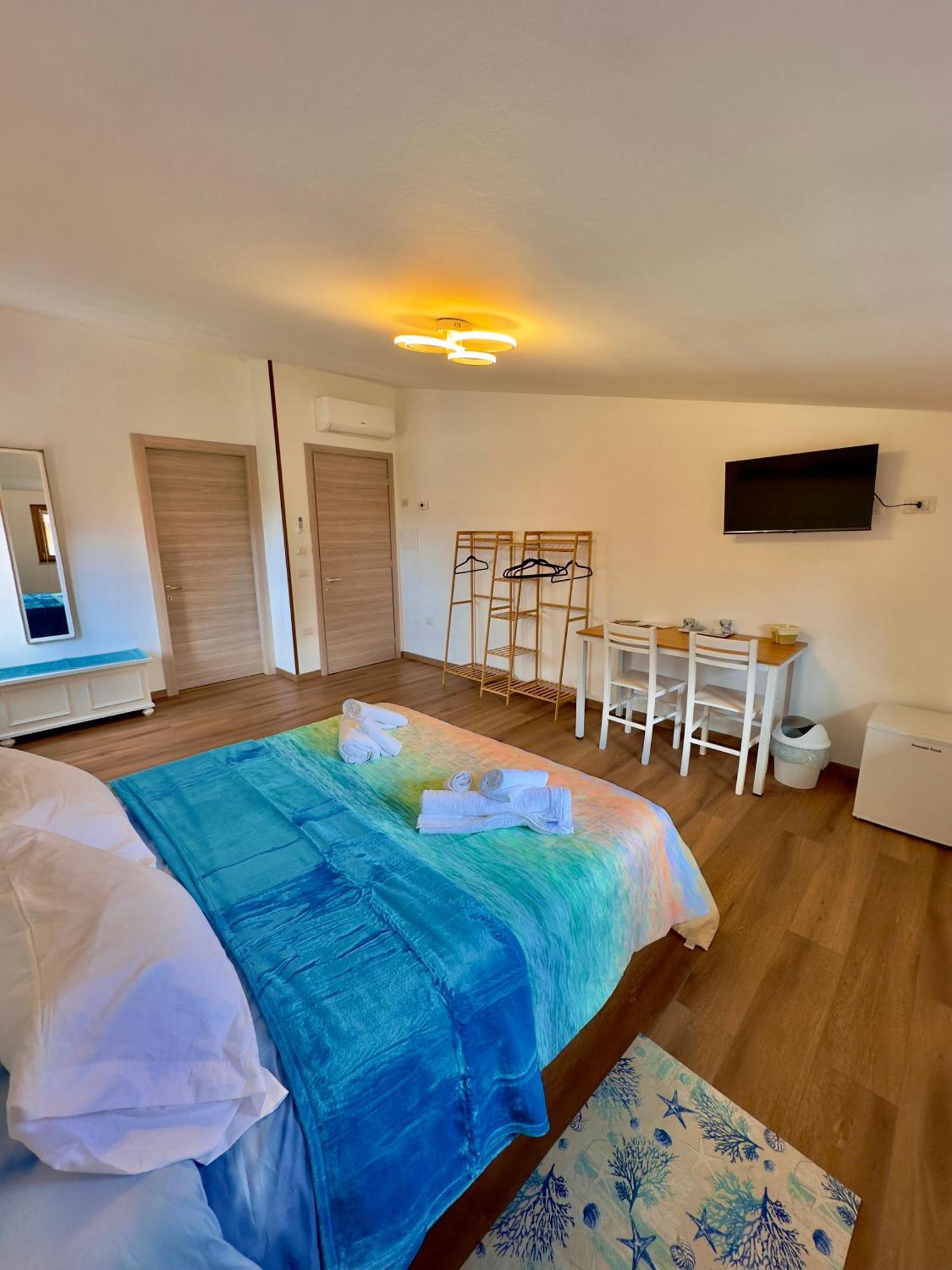 Casa Del Mare Hotel Боза Екстериор снимка