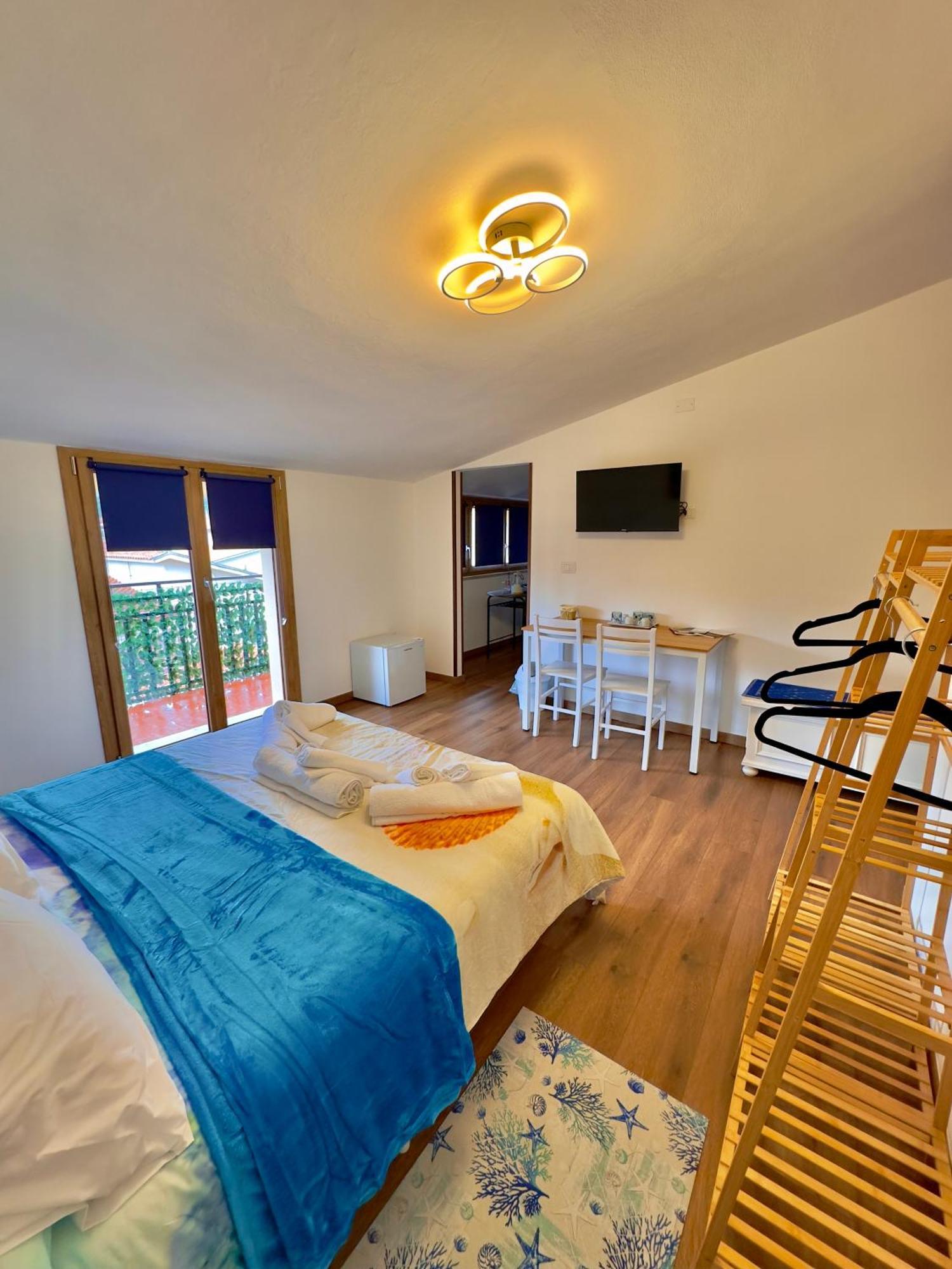 Casa Del Mare Hotel Боза Екстериор снимка